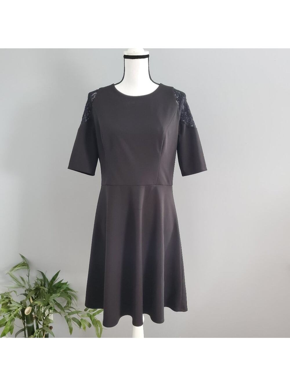 London Times Short Sleeve Lace Shoulder Dress 12